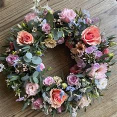 Pretty mixed wreath